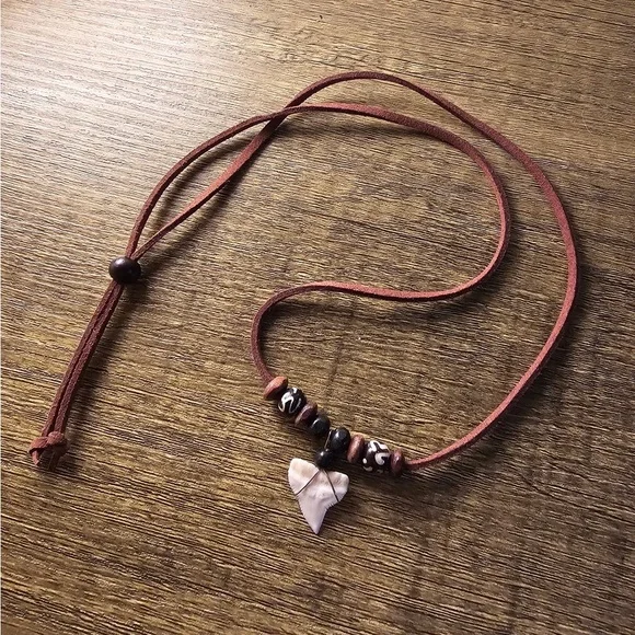 New Hawaiian Shark Tooth & Beaded Necklace - Picture 4 of 8